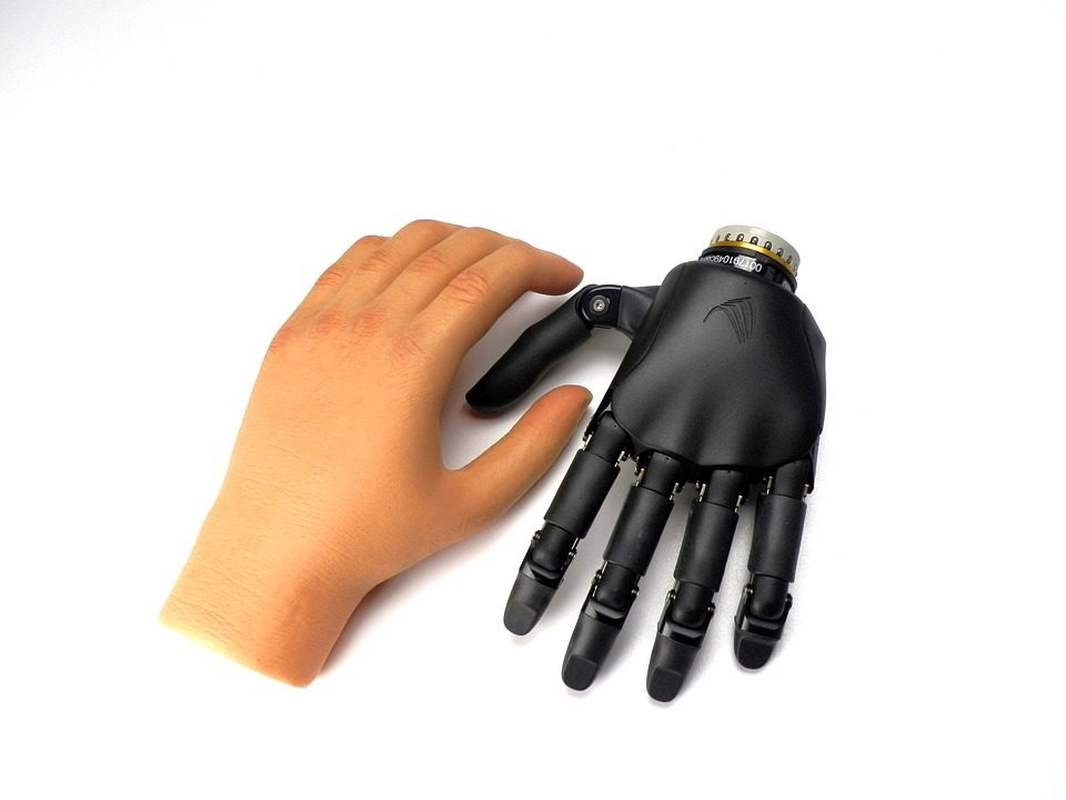 Sensational Prosthesis: Prosthetic Hand With Nearly Human Capabilities ...